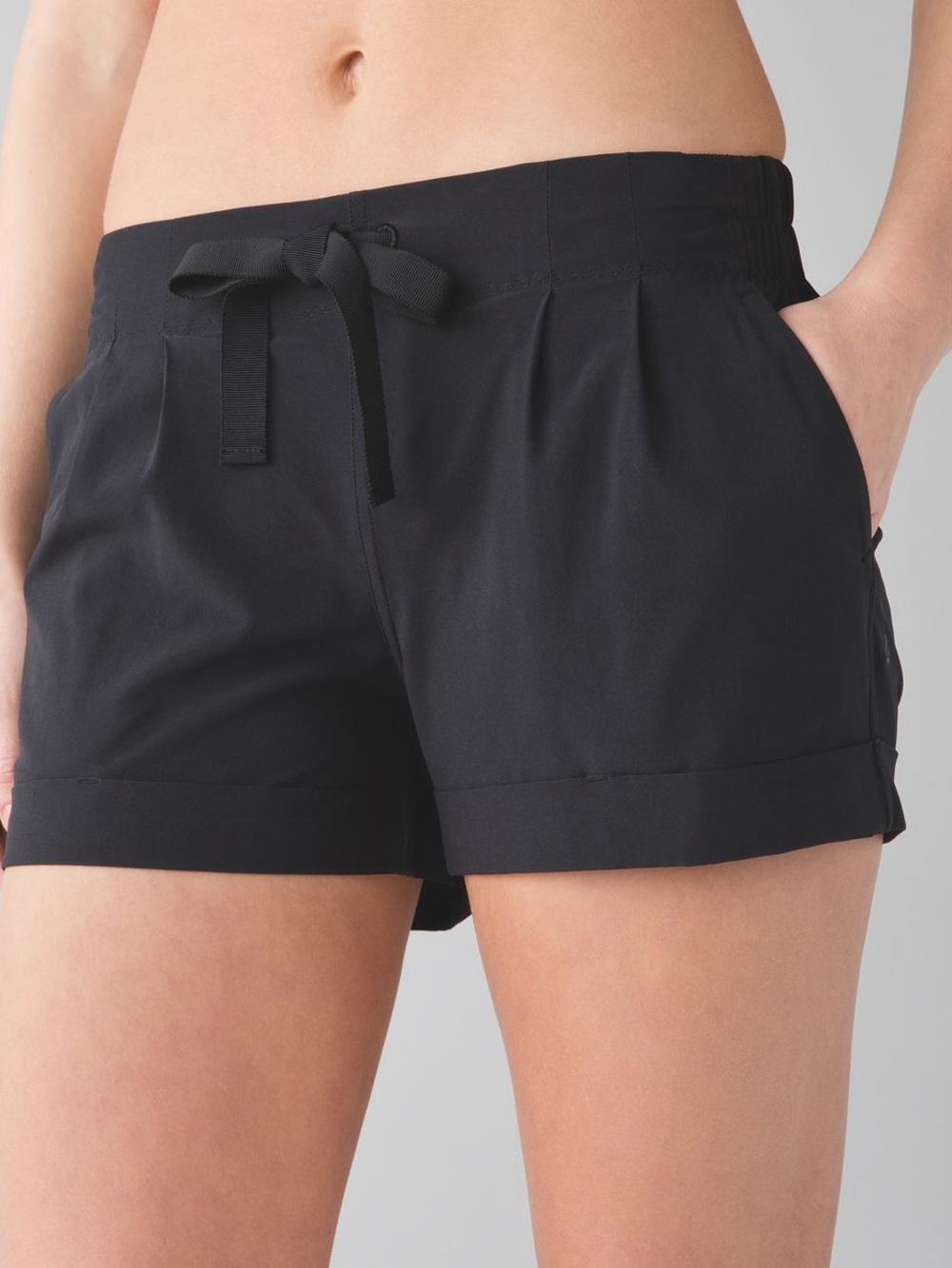 Lululemon Spring Break Away Short II Black Casual Travel Workout Pockets 6